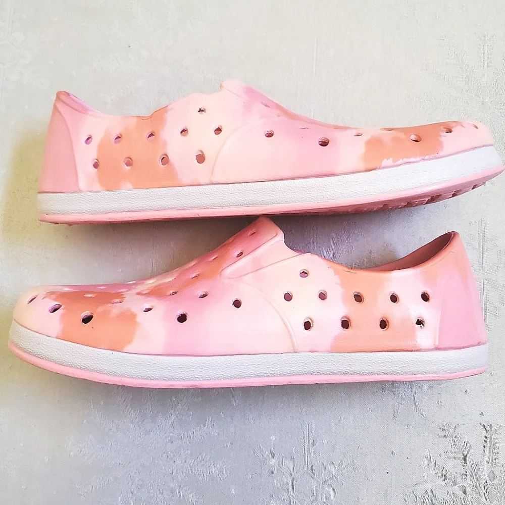 Cat & Jack Pink Marbled Water Shoes Big Girl Size 4